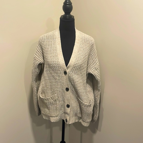 Crocheted Boyfriend American Eagle Ivory Cardigan - Picture 1 of 4